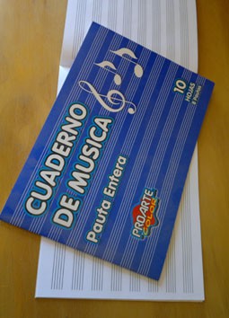 Cuaderno de música pauta entera $500